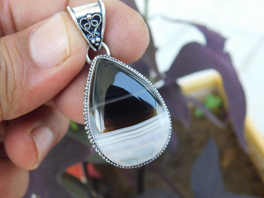 925 Sterling Silver Black Banded Agate Pendant Beautiful Pendant Gift For Wife Gemstone Boyfriend Nj165