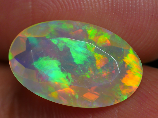 2.455 Crt Amazing Unique Faceted Play Color Welo