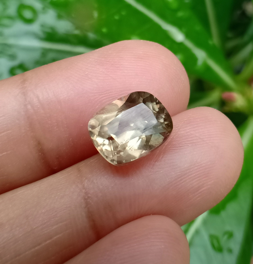 3.72 Crt. Color Change Turkish Diaspore. Natural. Geniune | Unheated & Untreated