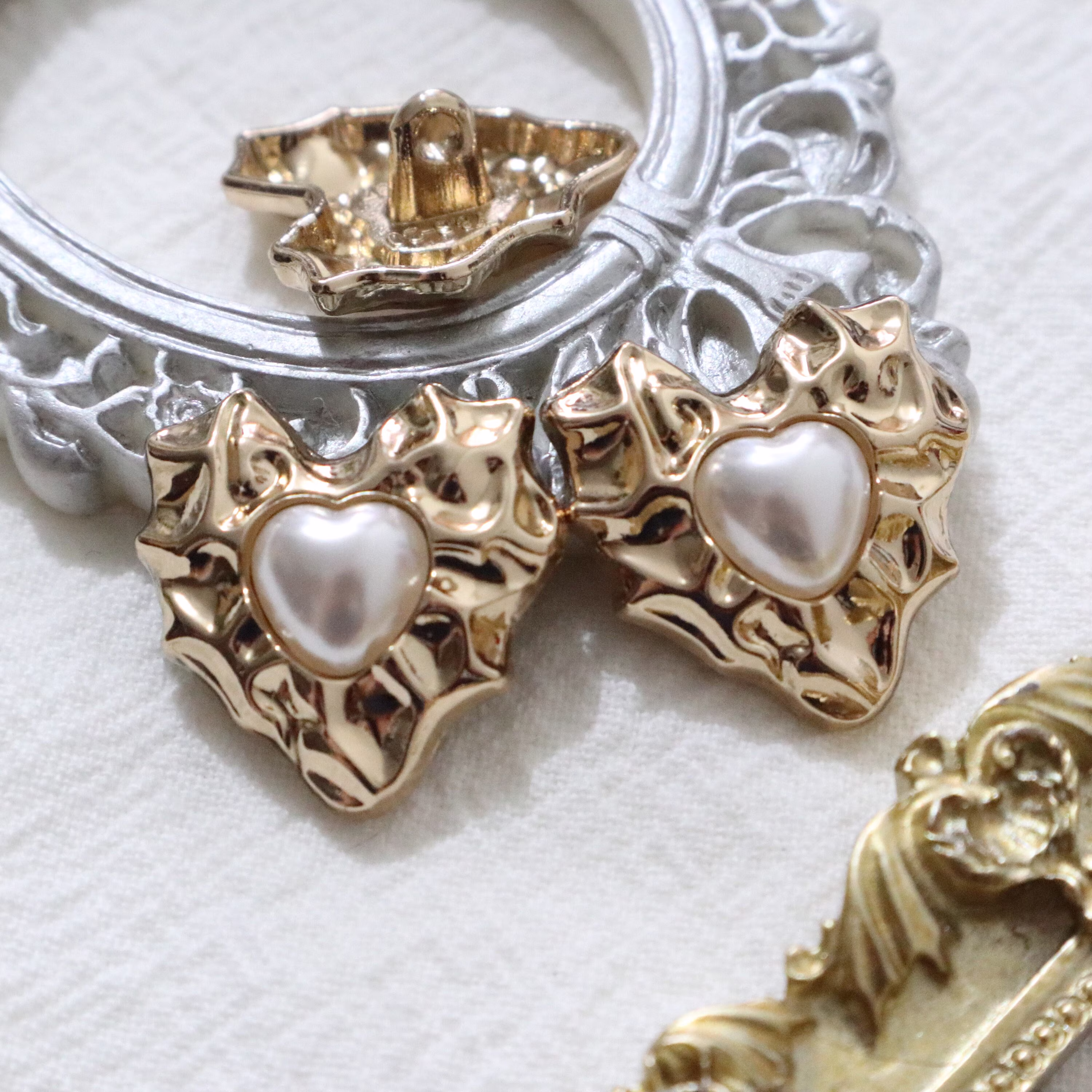 20mm Metal Shank Buttons, Vintage Style, Pearl Gold Wrinkled Heart Metal, Sewing Button #