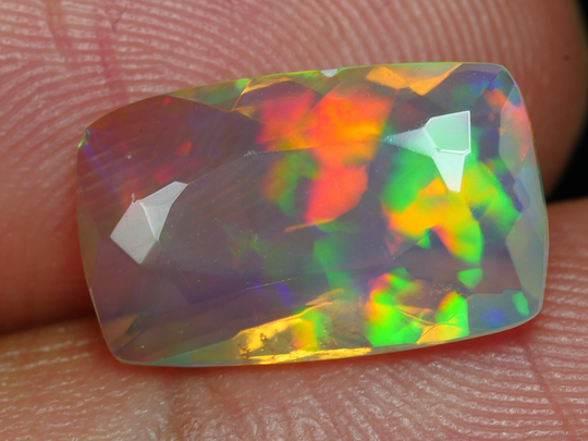 2.445 Crt Amazing Unique Faceted Play Color Welo