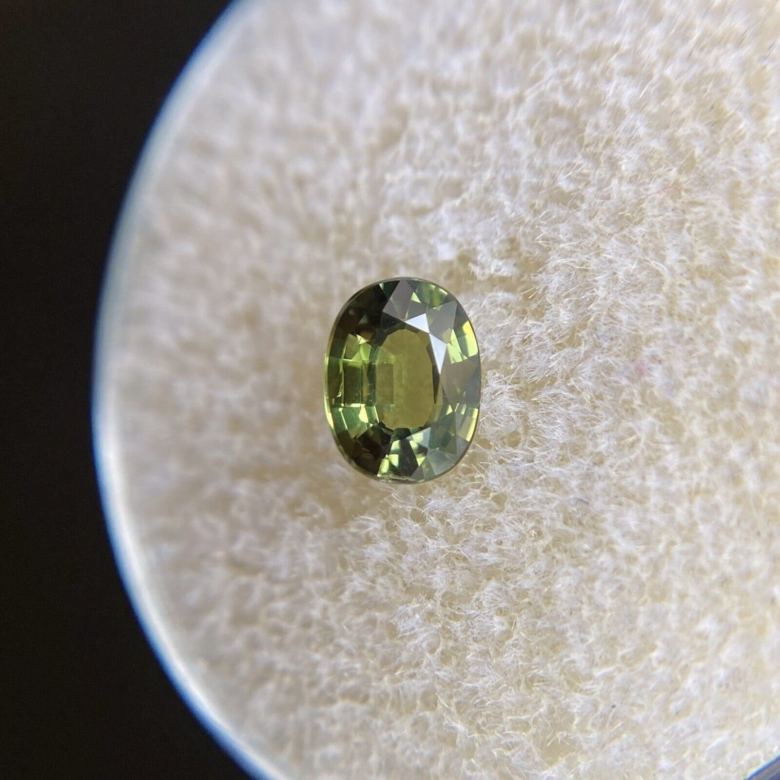 Fine Australian Vivid Green Untreated Sapphire 0.69Ct Oval Cut Rare Gem 6x4.4mm