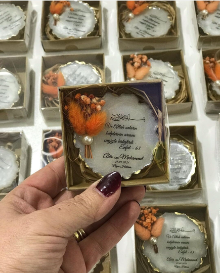 Luxury Custom Wedding Favors For Guest in Bulk, Save The Date Magnet, Party Favors, Invite Décor, Bridesmaid Gift