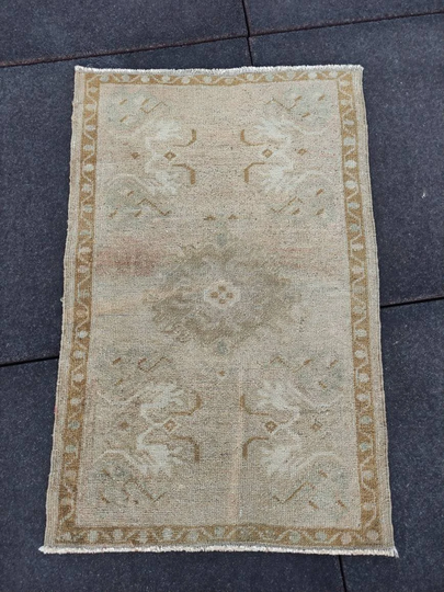 1.5x2.3 Ft Decor Small Rug, Vintage Oushak Hallway Anatolian Old Rug