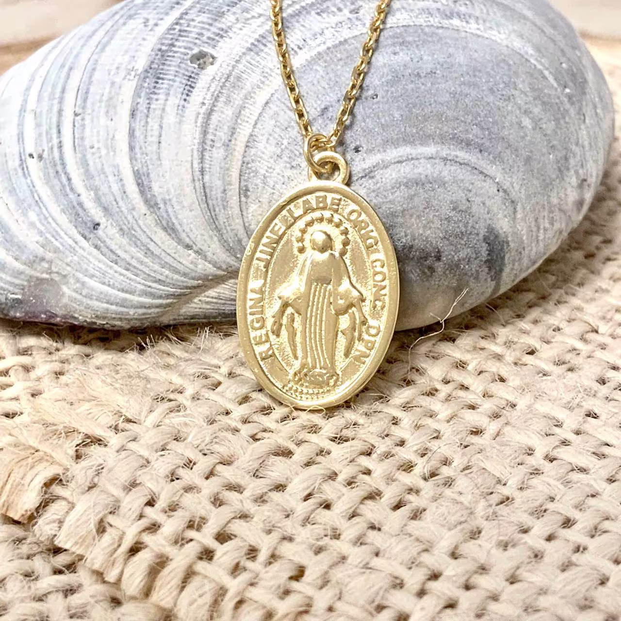 Miraculous Medal Regina Sine Labe Originali Concepta Necklace No Coloration Must Have Fashionable Unique 14K Gold Vermeil Stackable