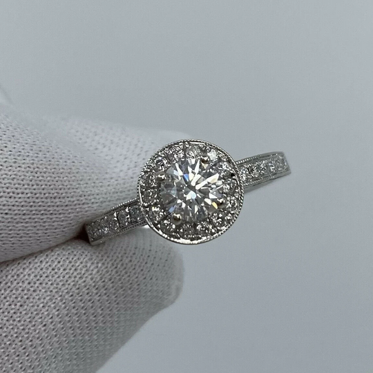 0.80Ct Round Cut White Diamond Halo Ring 18K Gold Pavé Set Fine Jewellery