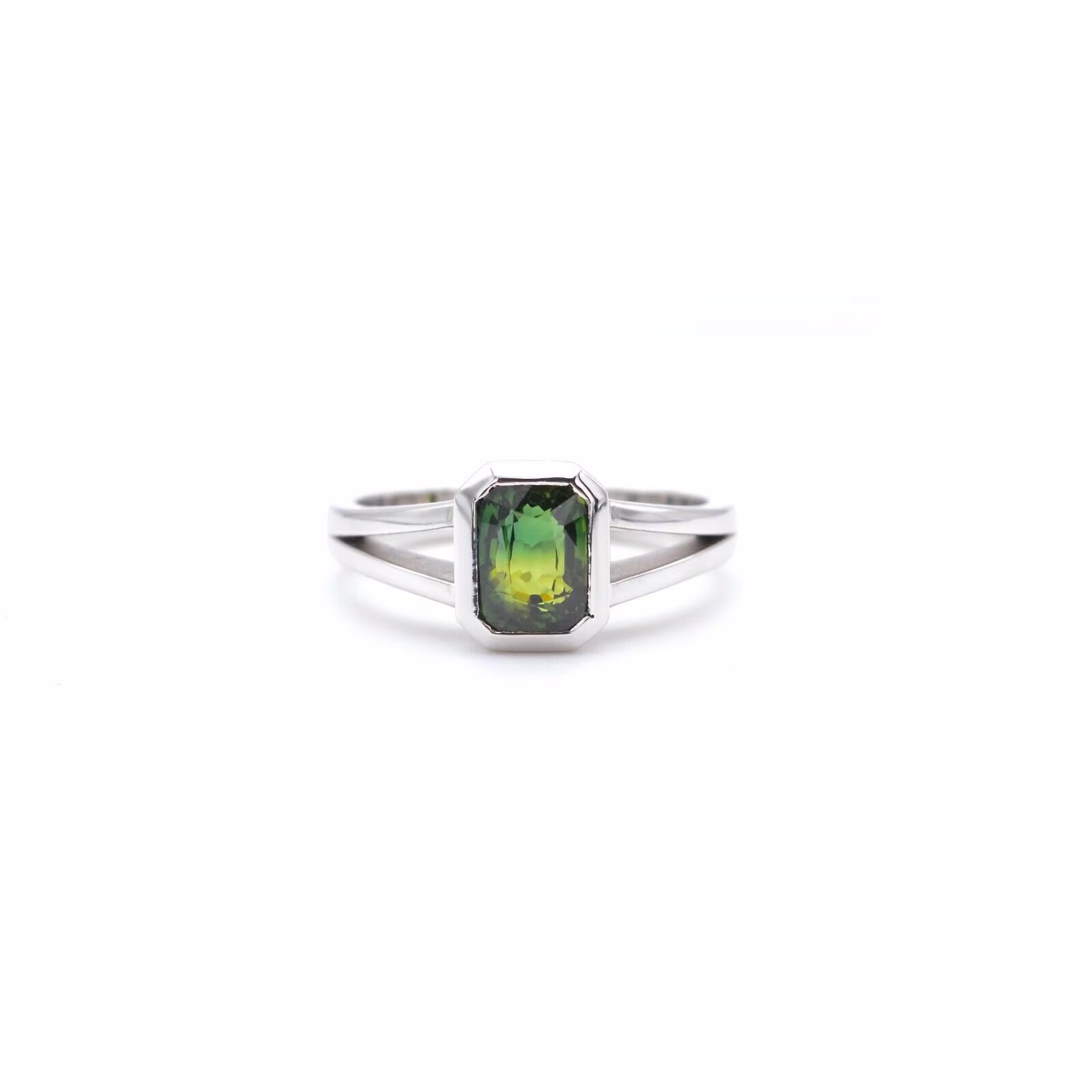Rare Gia Certified Untreated Bi Parti Colour 2.02Ct Sapphire 18K White Gold Ring