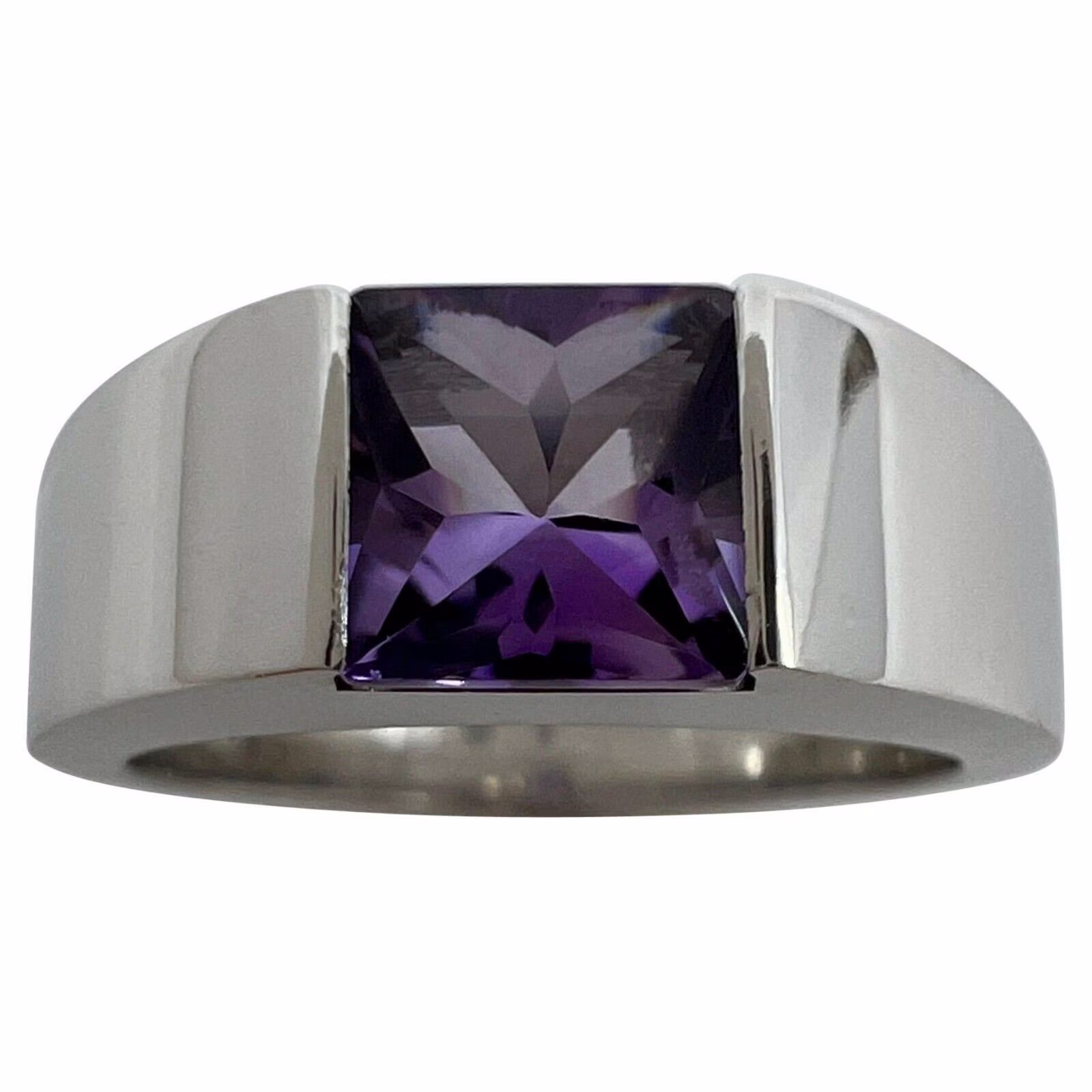 Vintage Cartier Deep Purple Amethyst 18 Karat White Gold Tank Band Solo Ring