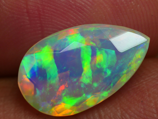 2.965 Crt Amazing Unique Stripe Faceted Play Color Welo