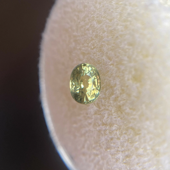Fine Australian Vivid Green Yellow Untreated Sapphire 0.59Ct Oval Cut Rare Gem