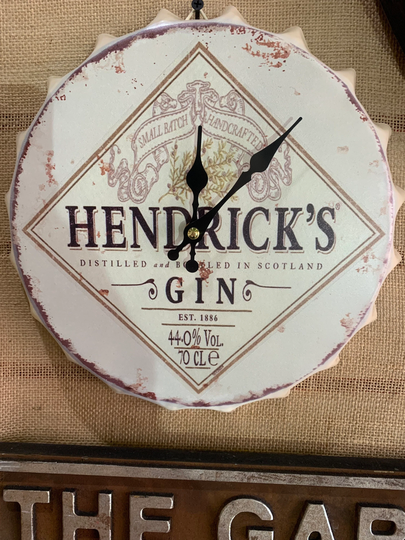 Hendricks Gin Vintage Retro 30cm Wall Clock Metal Bottle Top Man Cave Bar Garden Hallway Office Home Bedroom Silent Best Friends
