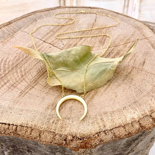 Statment Crescent Necklace Half Moon Good Vibe No Coloration Stunning Trendy Must Have Fashionable Unique 14K Gold Vermeil Stackable